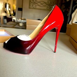 New Very Privé
120 mm Open toe pumps - Dégradé patent calf - Black